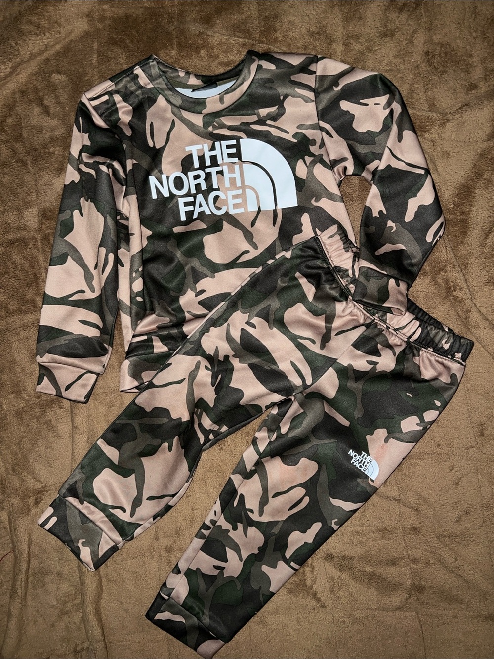 The North Face Kids Camouflage Set in Tan and Green